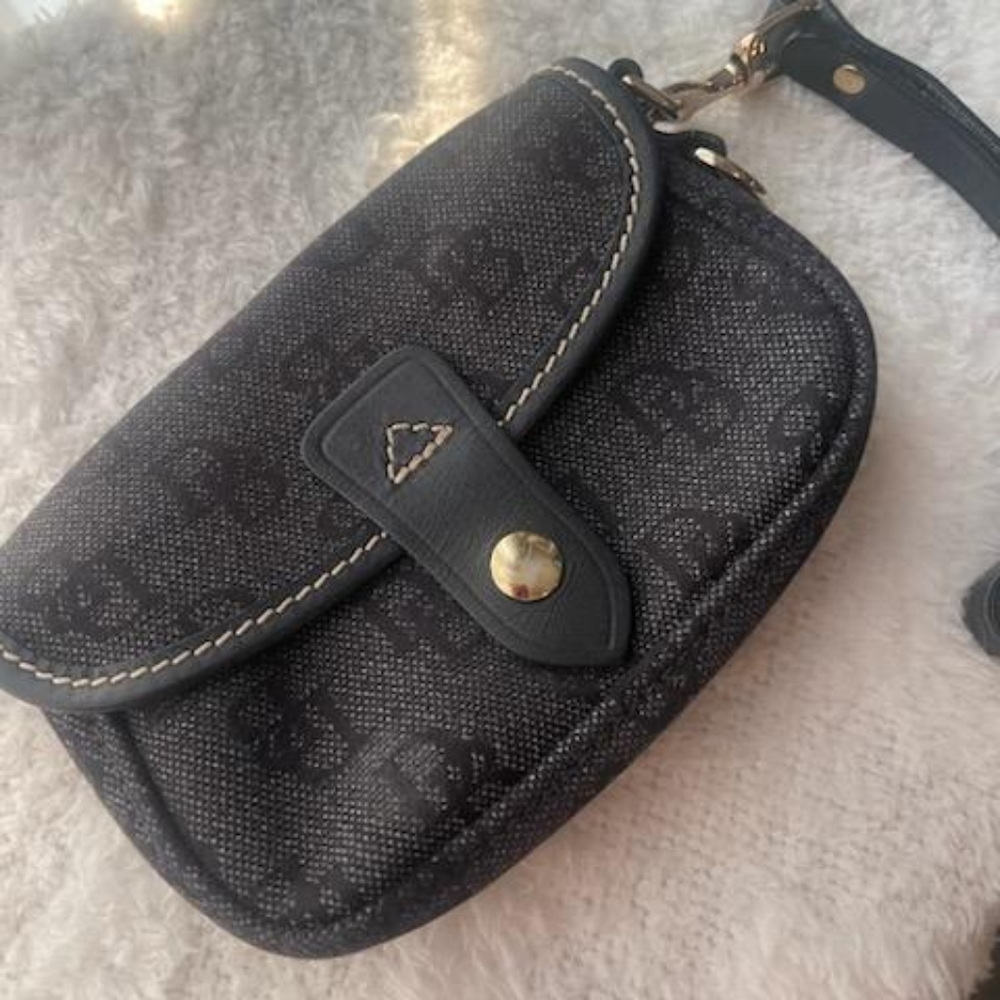 Dooney & Bourke Wristlet